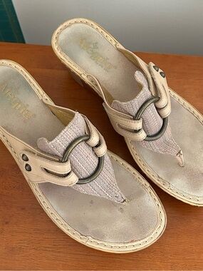 Alegria Beige Leather Ring-Accent Thong Sandals with Textured Fabric